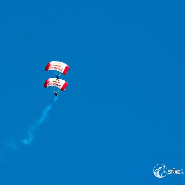 Red Bull skydivers Munich in July 2014 more pictures on www.swatch.stawi.de