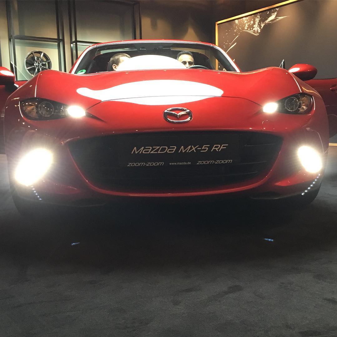 Mazda MX-5 Showroom