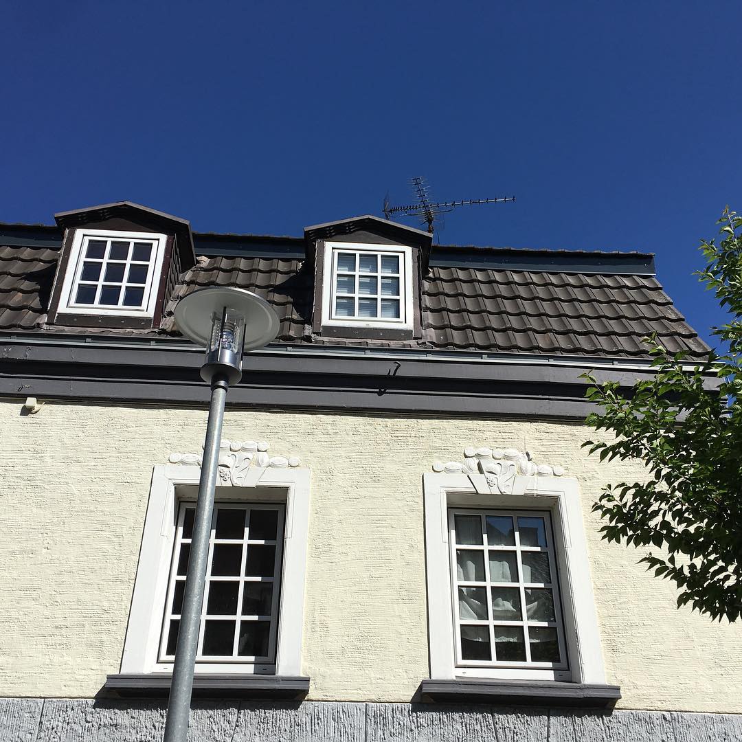 Old house - new street lamp