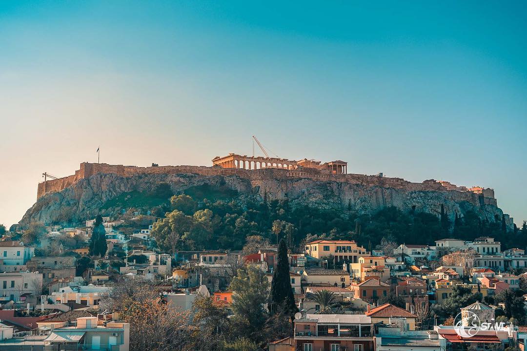 Akropolis adieu