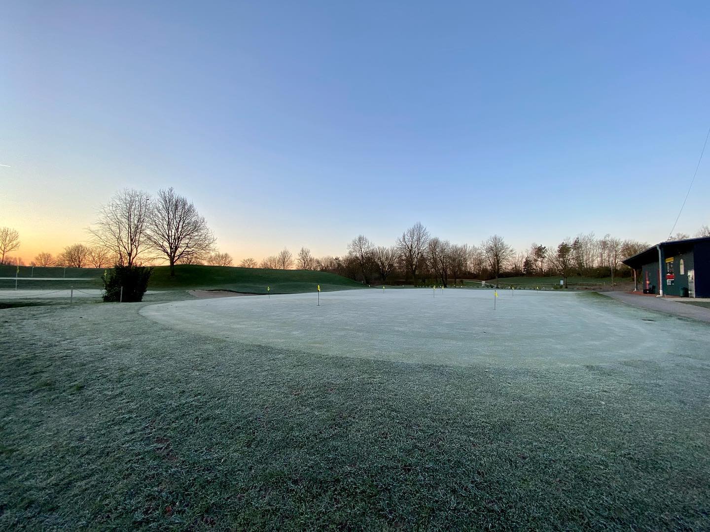 Etwas frostig am Morgen, jedoch eine wunderschöne Runde nach Sonnenaufgang @golfclub_wildenrath_e.v