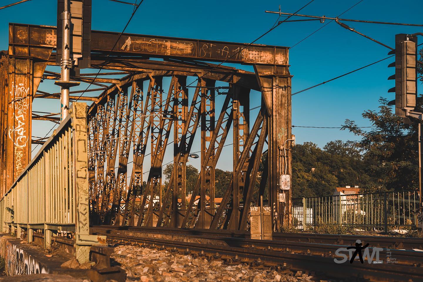 Eisenbahnbrücke in Prag