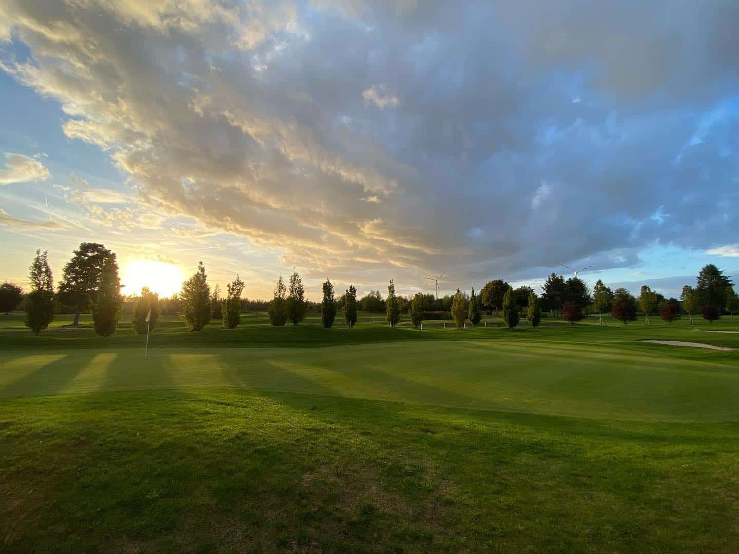 Eine entspannte Runde am späten Nachmittag. Schön war es mit @bonzai74 im @golfclub_wildenrath_e.v