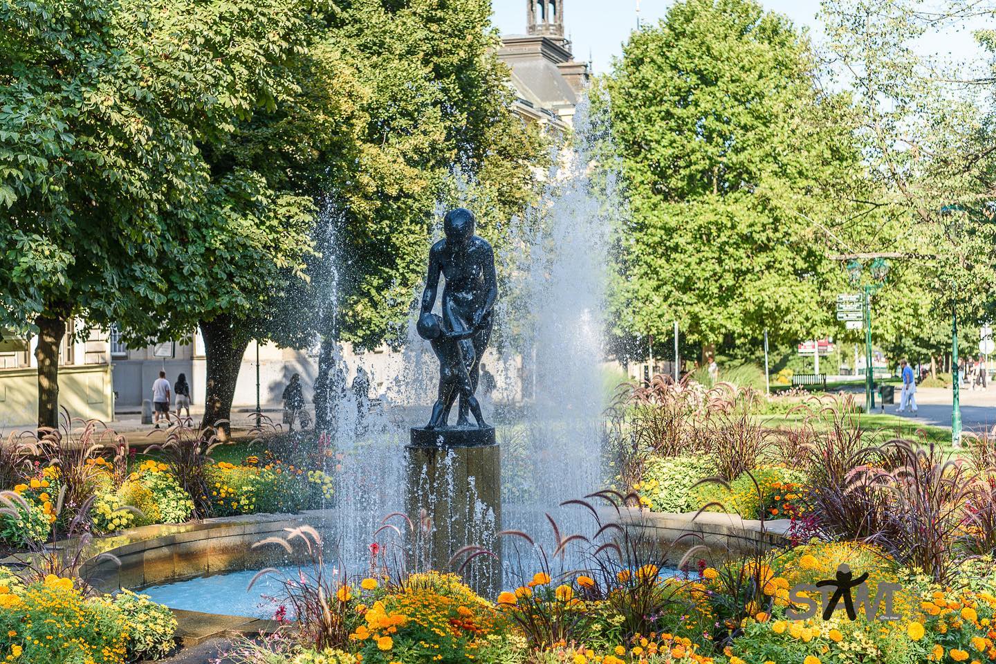 Mutter mit Kind - Springbrunnen in Pilsen