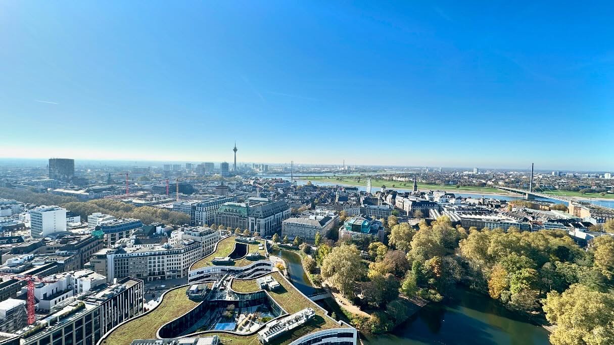 Heute mal eine andere Perspektive. Düsseldorf von oben.